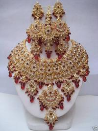 Gold Jewellery in Pakistan