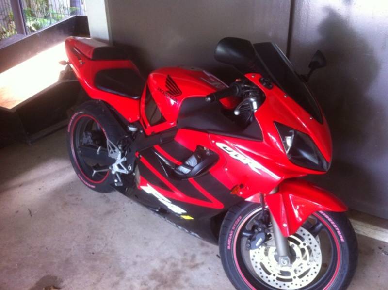 Honda CBR600F4i - Brisbane Motorcycles