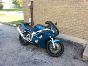 Yamaha r6 w - Kitchener Motorcycles