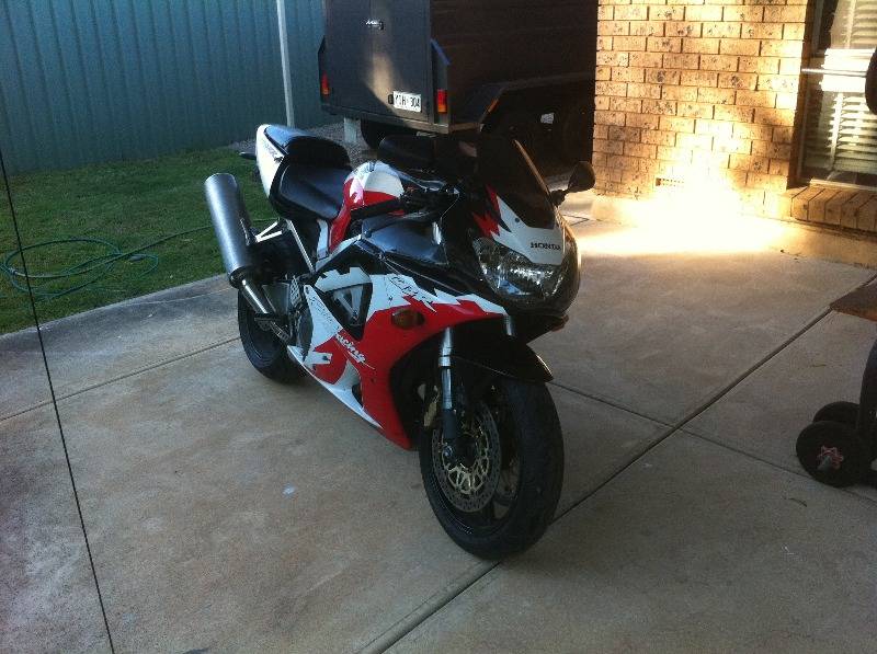 2002 CBR929 - Adelaide Motorcycles