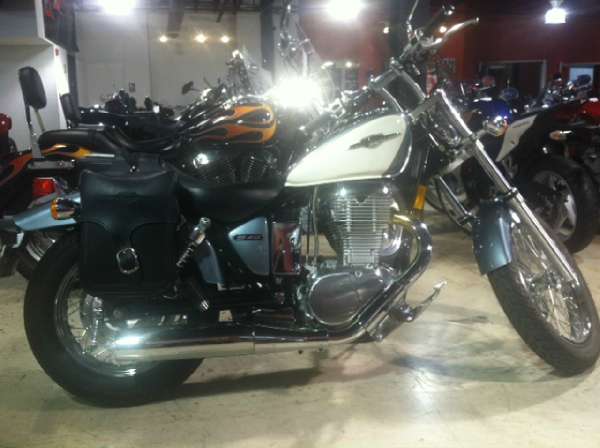 Suzuki Boulevard S40   2011  - Dallas Motorcycles