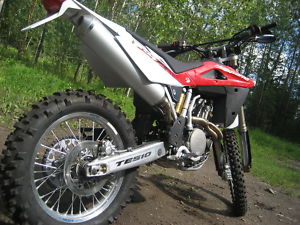 Husqvarna Enduro - Saint John Motorcycles