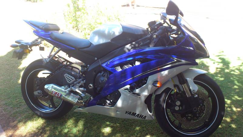 low kms yamaha r6  - Adelaide Motorcycles