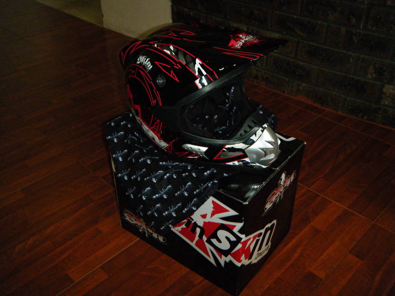 Motor cross helemt XL - Perth Motorcycles