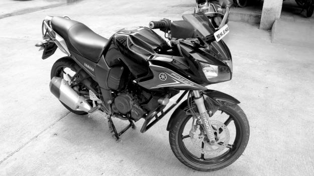 BLACK FAZER   YAMAHA  - Mumbai Motorcycles