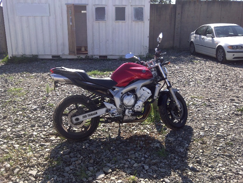 2004   Yamaha 600 Fazer  - Pretoria Motorcycles