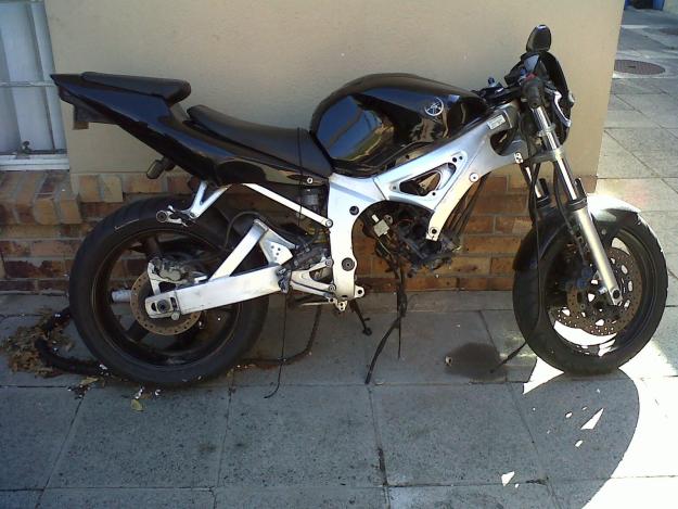 1999 Yamaha R6  - Cape Town Motorcycles