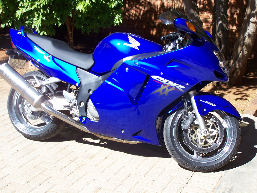  Super Black bird Honda 1100cc - Cape Town Motorcycles