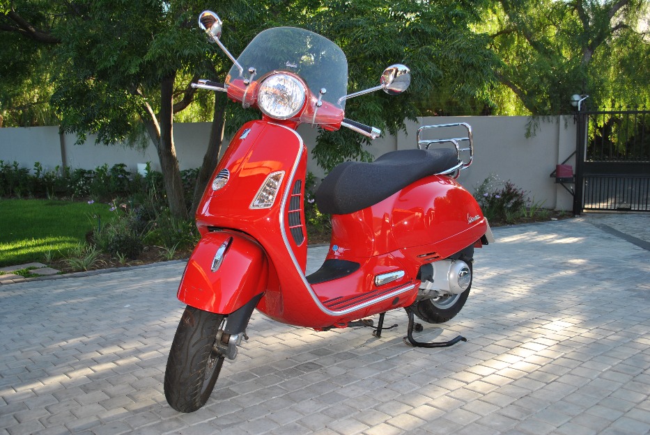  Ferrari Red Vespa GTS250ie - Cape Town Motorcycles
