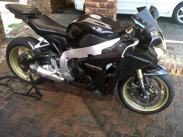  fire blade  Honda Cbr 1000 - Alberton Motorcycles