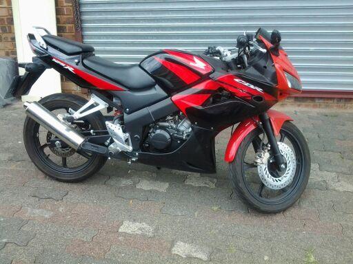 2010 cbr 125cc honda  - Boksburg Motorcycles