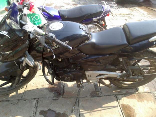 2011  New Pulsar 180CC - Varanasi Motorcycles