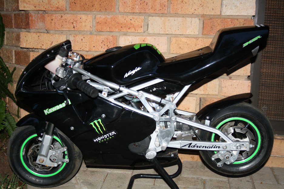 SQ8 watercooled engine. Goeie kondisie - Bloemfontein Motorcycles