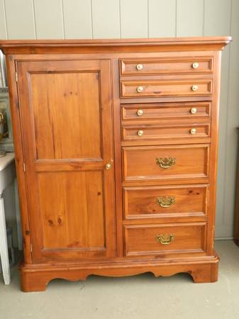 Dresser  - Chicago Furniture