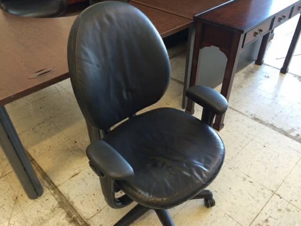 OFFICE FURNITURE/DESKS - Chicago Furniture