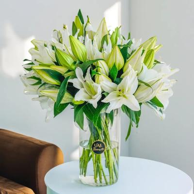 Flowers & Gifts for Colleagues: Thoughtful Gestures for Every Occasion - Abu Dhabi Art, Collectibles