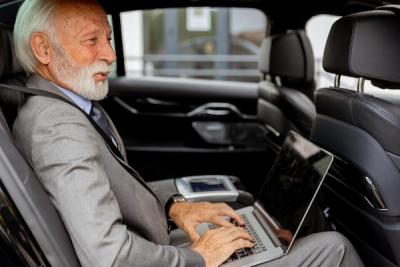 Private Jet Chauffeurs – Seamless Luxury Transfers