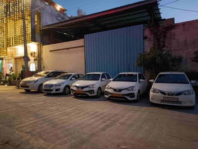 Reliable Taxi Service in Udaipur – Balaji Tours and Travels