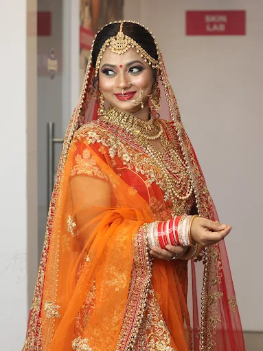 Lakme Saket – Best Makeup Artist Course in New Delhi