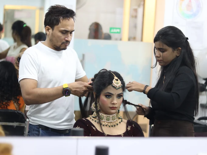  Lakme Saket – Best Bridal Makeup Course in Saket, New Delhi