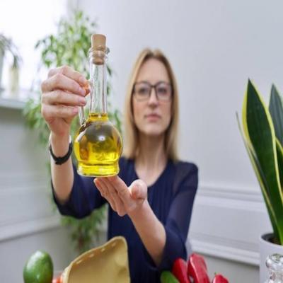 Ultimate Guide to Finding the Right Essential Oil Manufacturer in the USA