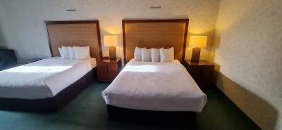 Ramada Nisku Edmonton Airport Hotel | Free Shuttle, Breakfast & Wi-Fi