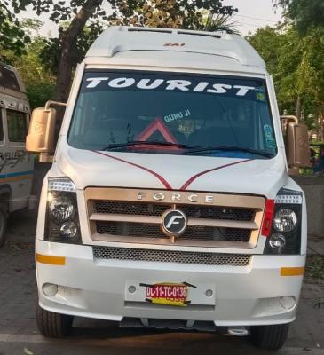 10 Seater Tempo Traveller Hire