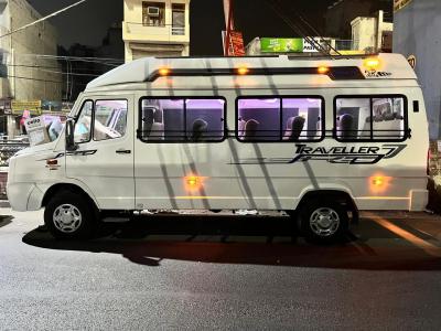 18 Seater Tempo Traveller on Rent - Delhi Other