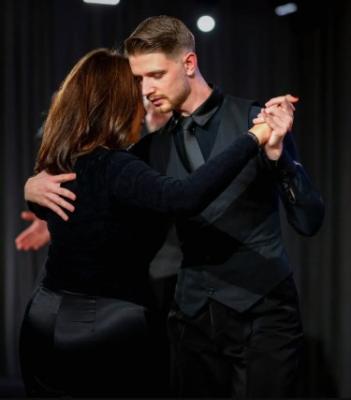 Get Fun & Romantic Dance Lessons for Couples