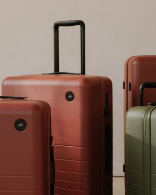 Monos Reviews - Boston Tickets