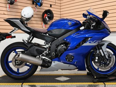 2020 Yamaha R6.....contact me on whatsapp: +971563148402
