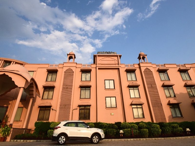 Best Resorts For Holi Packages Stay, Celebrate & Enjoy