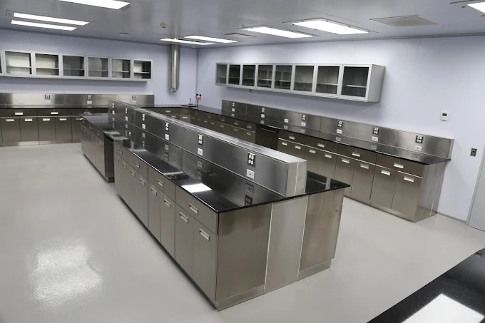 Laboratory Furniture Manufacturer in India - 9979934830