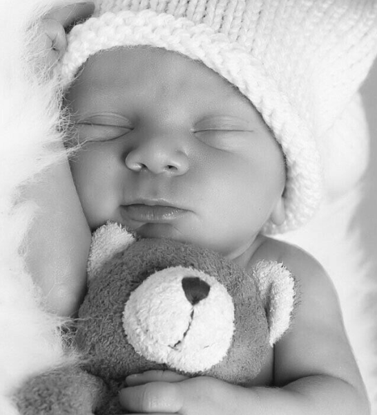 Best New Born Photoshoot in Noida