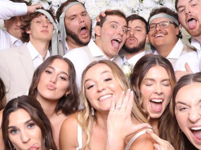 DJ ENTERTAINMENT COMPANIES: WHY I THINK THAT THE RIGHT DJ MAKES IT ALL