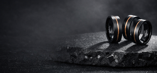 Stylish and Simple Beveled Men's Ring for Everyday Look