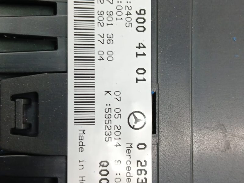 MERCEDES BENZ W156 GLA250 2014 SPEEDOMETER INSTRUMENT CLUSTER A1569004101