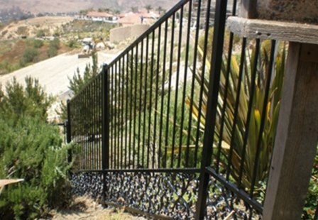 Vinyl Fences Near Irvine
