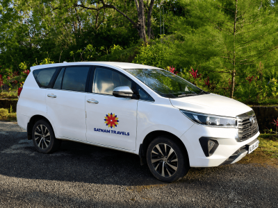 Book Innova Crysta Car Hire in Jaipur with Comfort