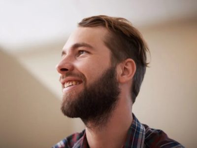 Precision Facial Hair Laser Shaping in GK2 for a Sharp, Defined Beard