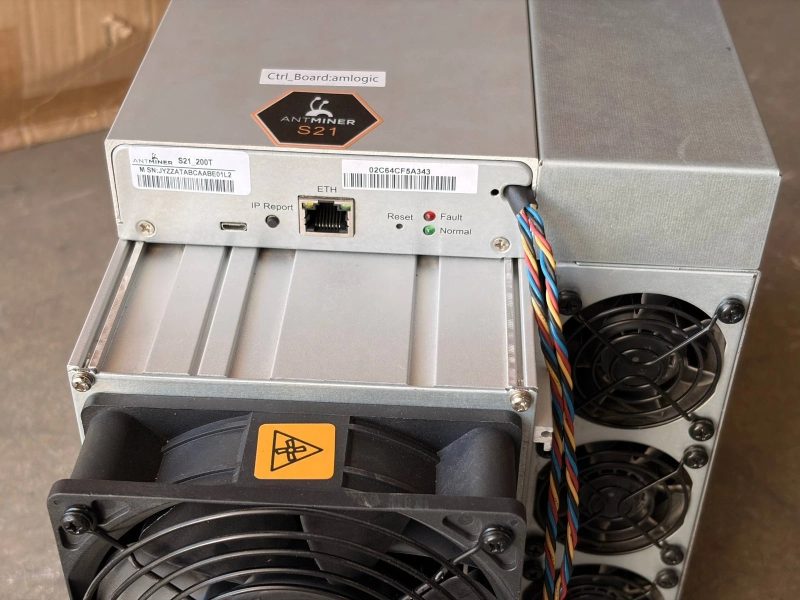 Bitmain Antminer S21 XP Hyd (473Th) / Antminer E9