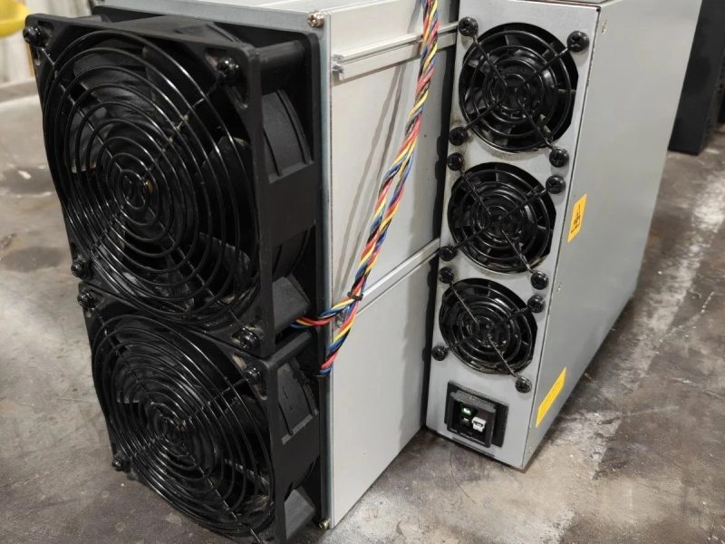 Bitmain Antminer S21 XP Hyd (473Th) / Antminer E9