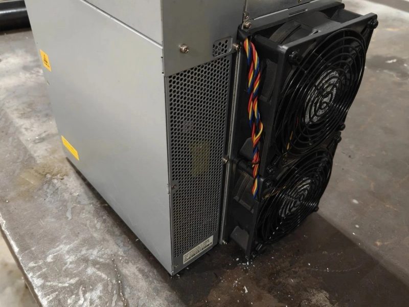 Bitmain Antminer S21 XP Hyd (473Th) / Antminer E9