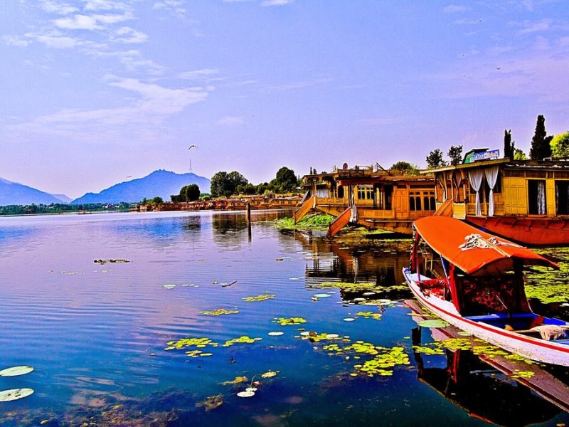 Srinagar Delights 4 Nights 5 days starting from 18000/- Per Person