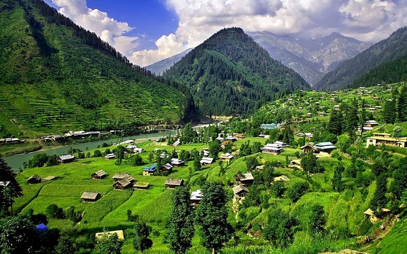 Splendid Hues of Kashmir 4 Nights: 1N Sonamarg, 1N Srinagar, 1N Gulmarg, 1N Pahalgam