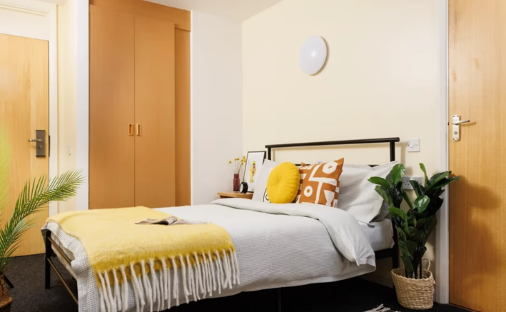 Modern Student Living at Westhill Hall for Just £84/wk