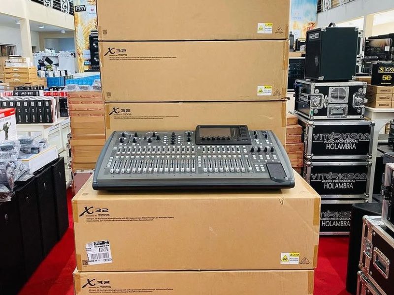 Behringer X32, Midas M32, Soundcraft Ui24R, Patchbays, Audio Interfaces, Pioneer DJ CDJ-3000, AlphaTheta CDJ-3000X, Yamaha TF1, Yamaha MG16XU,