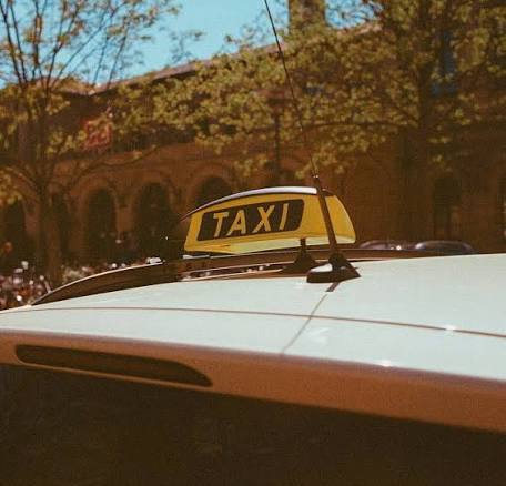Book Delhi to Agra Taxi Today – Best Deals Await!