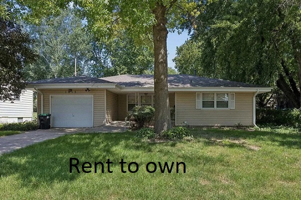 Nice house with carport and large yard Stove