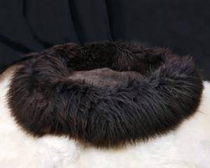 Perfect XXL sheepskin dogs beds, Premium